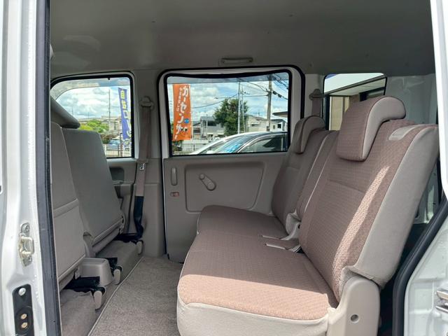 ＮＶ１００クリッパーバン 　ワンオーナー　禁煙車　ルーフラック　純正オーディオ　ＡＴ（17枚目）