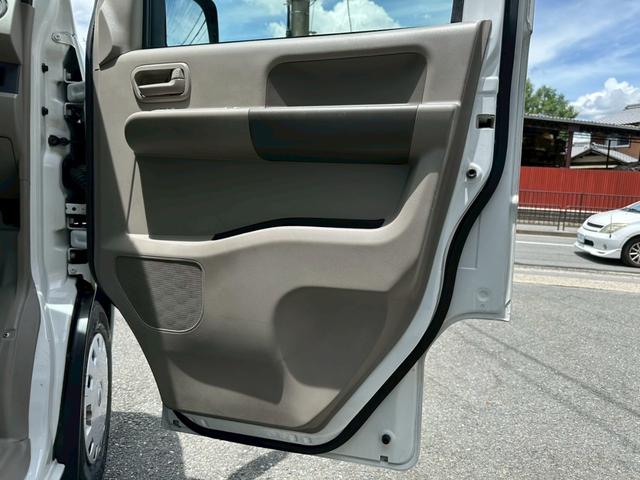 ＮＶ１００クリッパーバン 　ワンオーナー　禁煙車　ルーフラック　純正オーディオ　ＡＴ（26枚目）