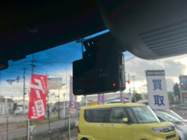 Ｎ－ＢＯＸカスタム Ｇ・Ｌターボホンダセンシング　両側Ｐスライドドア／社外ナビ／バックカメラ／純正エンジンスターター／スマートキー×２／ビルトインＥＴＣ／純正１５インチＡＷ／ＬＥＤヘッドランプ／ＬＥＤフォグランプ（3枚目）