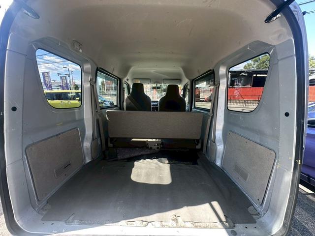 エブリイ ＰＡリミテッド　１オーナー　禁煙車　Ｐａｎａｓｏｎｉｃナビ／テレビ　ＥＴＣ　キャリア　純正ラバーマット（26枚目）