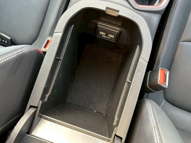 ＲＡＶ４ Ｇ　パノラミックビュー　純正ナビ　ワンオーナー　　禁煙車（17枚目）