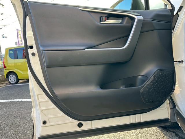 ＲＡＶ４ Ｇ　パノラミックビュー　純正ナビ　ワンオーナー　　禁煙車（32枚目）
