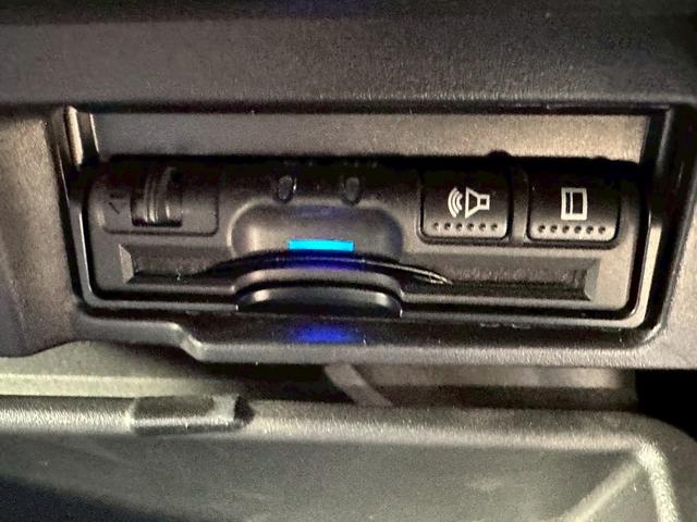 セレナ ハイウェイスター　純正ナビ　後席モニター　全方位カメラ　両側電動　８人乗り　禁煙車　ＬＥＤ　ＥＴＣ（14枚目）