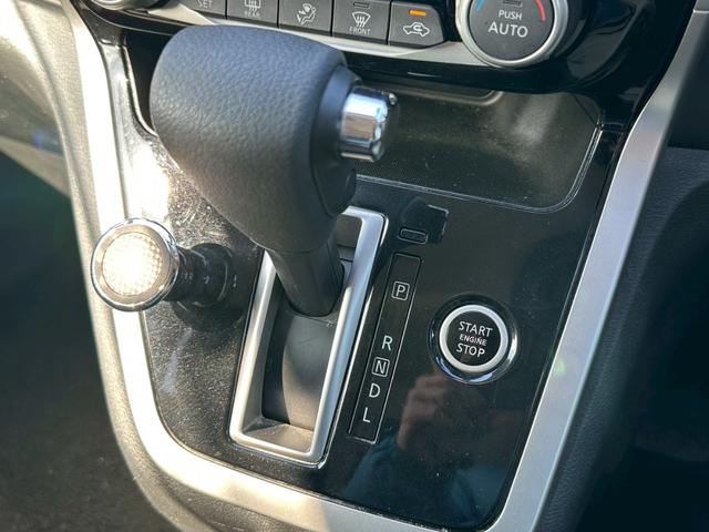 セレナ ハイウェイスター　純正ナビ　後席モニター　全方位カメラ　両側電動　８人乗り　禁煙車　ＬＥＤ　ＥＴＣ（17枚目）