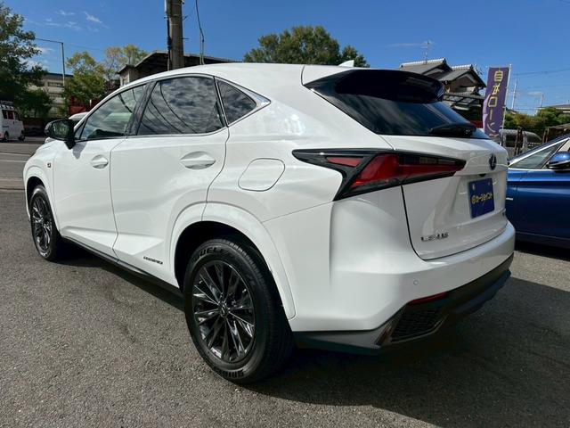 ＮＸ ＮＸ３００ｈ　クール＆ブライト　検査付　１オーナー　禁煙車　パノラマルーフ　３眼ＬＥＤ　衝突軽減装置　電動シート　パワーバックドア　純正ナビ　純正１８インチＡＷ（3枚目）