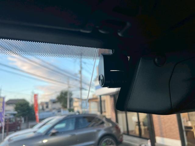 ジープ・ラングラーアンリミテッド サハラ　ＦＯＸサス　ＴＩＳアルミ　サイドオートステップ　　ワンオーナー　禁煙車　４ＷＤ　クルコン　ＢＳＭ　　　　シートヒーター　ドラレコ　ＥＴＣ（6枚目）