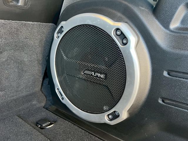 ジープ・ラングラーアンリミテッド サハラ　ＦＯＸサス　ＴＩＳアルミ　サイドオートステップ　　ワンオーナー　禁煙車　４ＷＤ　クルコン　ＢＳＭ　　　　シートヒーター　ドラレコ　ＥＴＣ（18枚目）