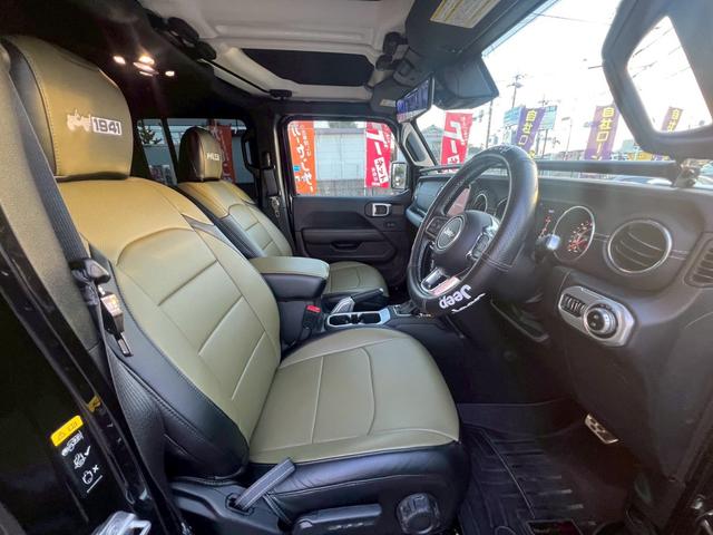 ジープ・ラングラーアンリミテッド サハラ　ＦＯＸサス　ＴＩＳアルミ　サイドオートステップ　　ワンオーナー　禁煙車　４ＷＤ　クルコン　ＢＳＭ　　　　シートヒーター　ドラレコ　ＥＴＣ（19枚目）