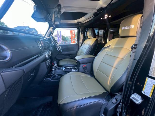 ジープ・ラングラーアンリミテッド サハラ　ＦＯＸサス　ＴＩＳアルミ　サイドオートステップ　　ワンオーナー　禁煙車　４ＷＤ　クルコン　ＢＳＭ　　　　シートヒーター　ドラレコ　ＥＴＣ（21枚目）