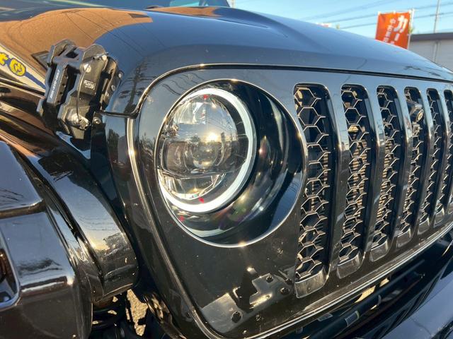ジープ・ラングラーアンリミテッド サハラ　ＦＯＸサス　ＴＩＳアルミ　サイドオートステップ　　ワンオーナー　禁煙車　４ＷＤ　クルコン　ＢＳＭ　　　　シートヒーター　ドラレコ　ＥＴＣ（45枚目）