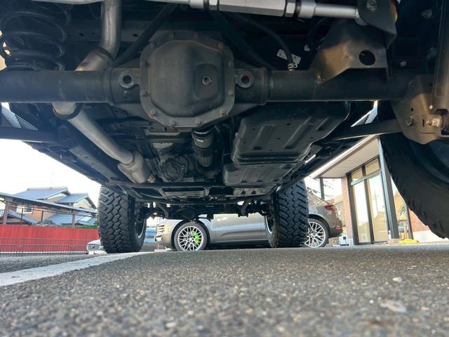 ジープ・ラングラーアンリミテッド サハラ　ＦＯＸサス　ＴＩＳアルミ　サイドオートステップ　　ワンオーナー　禁煙車　４ＷＤ　クルコン　ＢＳＭ　　　　シートヒーター　ドラレコ　ＥＴＣ（48枚目）