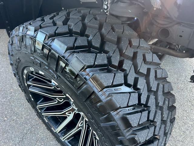 ジープ・ラングラーアンリミテッド サハラ　ＦＯＸサス　ＴＩＳアルミ　サイドオートステップ　　ワンオーナー　禁煙車　４ＷＤ　クルコン　ＢＳＭ　　　　シートヒーター　ドラレコ　ＥＴＣ（50枚目）