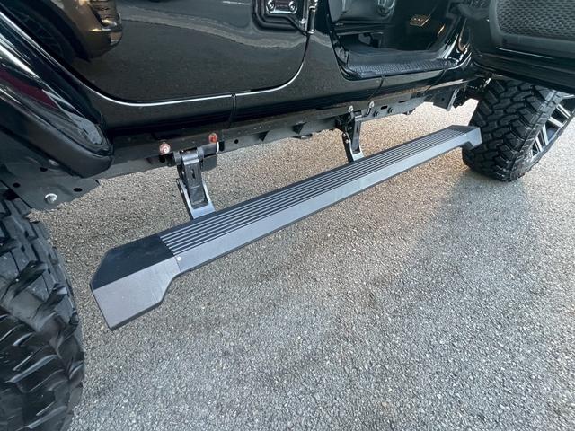ジープ・ラングラーアンリミテッド サハラ　ＦＯＸサス　ＴＩＳアルミ　サイドオートステップ　　ワンオーナー　禁煙車　４ＷＤ　クルコン　ＢＳＭ　　　　シートヒーター　ドラレコ　ＥＴＣ（52枚目）