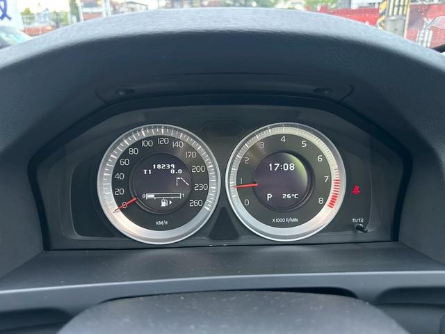 Ｖ６０ スポーツ　セーフティＰＫＧ　１オーナー　禁煙車　純正ナビ　純正ドラレコ　ユーザー買取（7枚目）