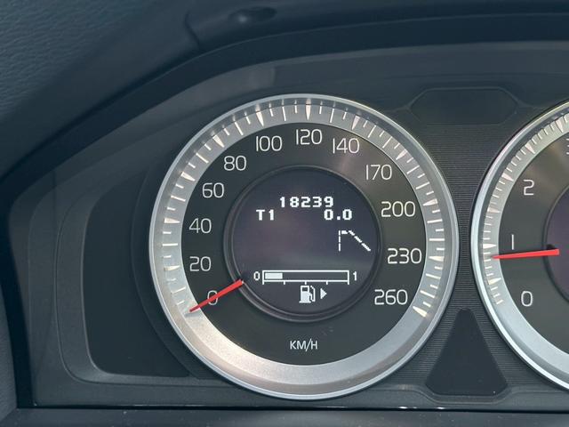 Ｖ６０ スポーツ　セーフティＰＫＧ　１オーナー　禁煙車　純正ナビ　純正ドラレコ　ユーザー買取（8枚目）