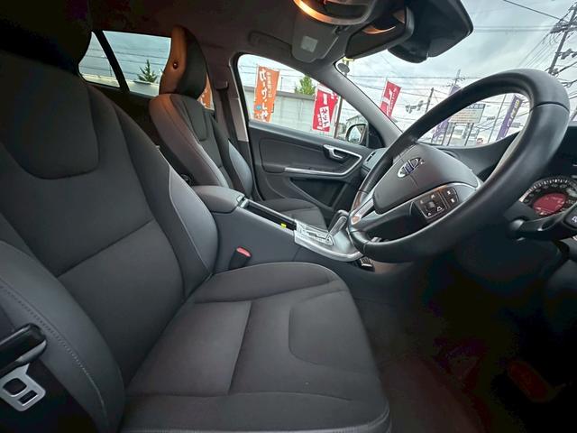 Ｖ６０ スポーツ　セーフティＰＫＧ　１オーナー　禁煙車　純正ナビ　純正ドラレコ　ユーザー買取（28枚目）