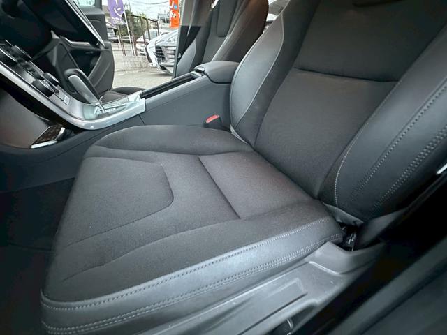Ｖ６０ スポーツ　セーフティＰＫＧ　１オーナー　禁煙車　純正ナビ　純正ドラレコ　ユーザー買取（30枚目）