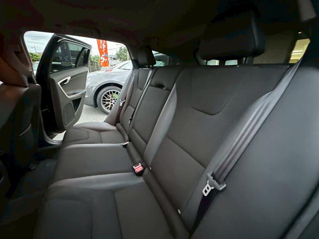Ｖ６０ スポーツ　セーフティＰＫＧ　１オーナー　禁煙車　純正ナビ　純正ドラレコ　ユーザー買取（42枚目）