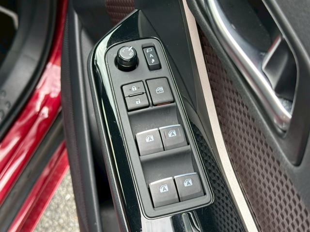 Ｃ－ＨＲ Ｇ　ＬＥＤエディション　ワンオーナー　ＴＲＤフルエアロ　純正ナビ　　　　　クルーズコントロール　　ＢＳＭ　　　ＥＴＣ　ドラレコ（8枚目）