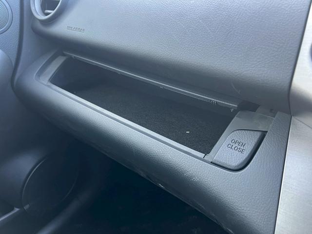 ヴァンガード ２４０Ｓ　ワンオーナー　７人乗り　純正ナビ　バックカメラ　記録簿１３枚　禁煙車　ビルトインＥＴＣ（13枚目）