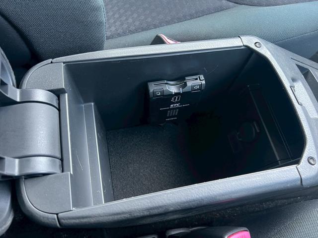 ヴァンガード ２４０Ｓ　ワンオーナー　７人乗り　純正ナビ　バックカメラ　記録簿１３枚　禁煙車　ビルトインＥＴＣ（14枚目）