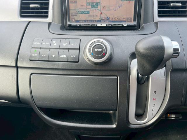 ステップワゴン スパーダＳ　Ｚパッケージ　社外ナビ　フリップダウン　バックカメラ　ＥＴＣ　両側パワースライドドア（6枚目）