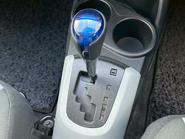 アクア S 1オーナー 禁煙車 純正ナビ ETC TV Bluetooth バックカメラ(10枚目)