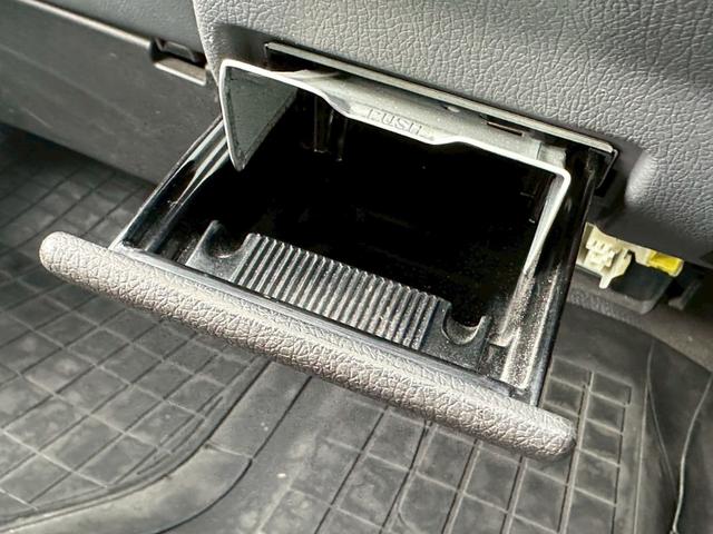 ハイエースコミューター スーパーロングDX ワンオーナー 福祉車両 車椅子2基 8人乗り バッテリー新品 ディーゼル(13枚目)