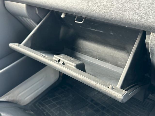 ハイエースコミューター スーパーロングDX ワンオーナー 福祉車両 車椅子2基 8人乗り バッテリー新品 ディーゼル(14枚目)