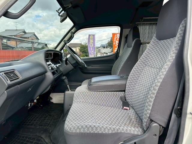 ハイエースコミューター スーパーロングDX ワンオーナー 福祉車両 車椅子2基 8人乗り バッテリー新品 ディーゼル(18枚目)