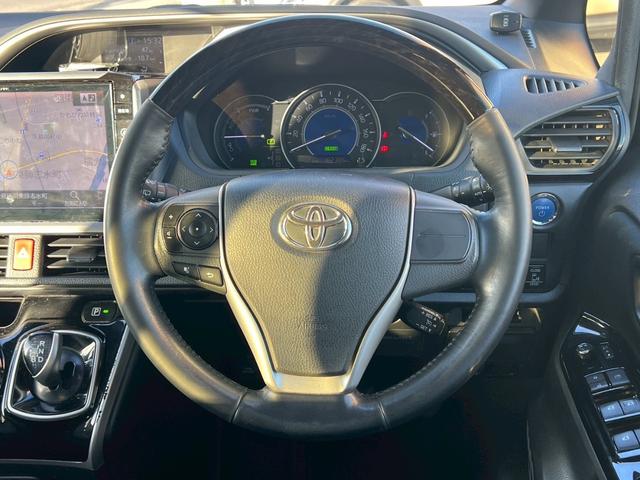 ヴォクシー ハイブリッドZS 煌 TRDエアロ 車高調 禁煙車 アルパインナビ 後席モニター 両側電動 レザー調シートカバー 衝突軽減 シートヒーター Bカメラ(10枚目)