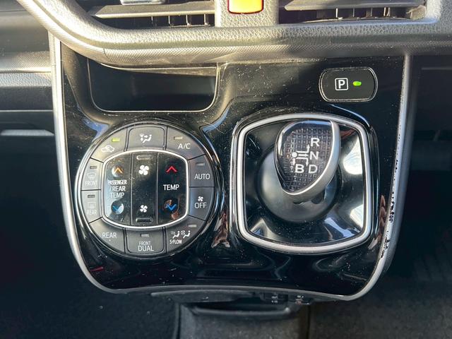 ヴォクシー ハイブリッドZS 煌 TRDエアロ 車高調 禁煙車 アルパインナビ 後席モニター 両側電動 レザー調シートカバー 衝突軽減 シートヒーター Bカメラ(12枚目)