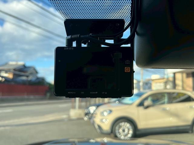 ヴォクシー ハイブリッドZS 煌 TRDエアロ 車高調 禁煙車 アルパインナビ 後席モニター 両側電動 レザー調シートカバー 衝突軽減 シートヒーター Bカメラ(16枚目)