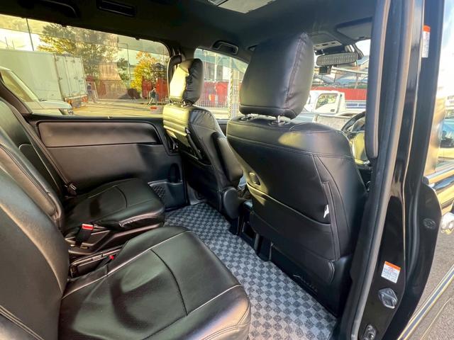 ヴォクシー ハイブリッドZS 煌 TRDエアロ 車高調 禁煙車 アルパインナビ 後席モニター 両側電動 レザー調シートカバー 衝突軽減 シートヒーター Bカメラ(25枚目)