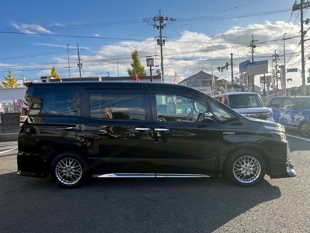 ヴォクシー ハイブリッドZS 煌 TRDエアロ 車高調 禁煙車 アルパインナビ 後席モニター 両側電動 レザー調シートカバー 衝突軽減 シートヒーター Bカメラ(37枚目)