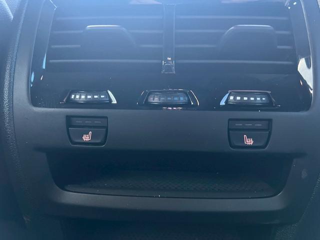 Ｘ６ ｘＤｒｉｖｅ　３５ｄ　Ｍスポーツ　スカイラウンジパノラマガラスルーフ／黒革シート／純正ＯＰ２２インチＡＷ／純正ナビ／全方位カメラ／ヘッドアップディスプレイ／シートヒーター／コンフォートアクセス／パワーバックドア（18枚目）