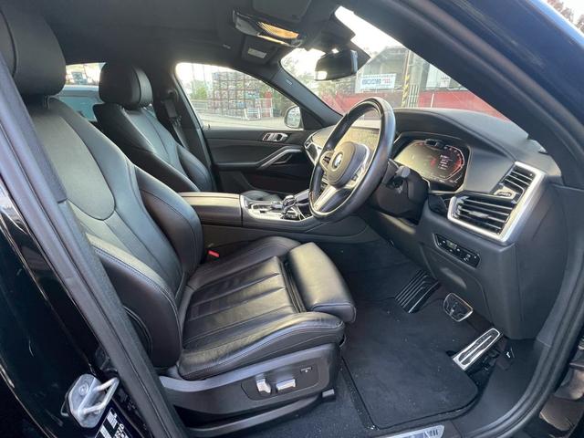 Ｘ６ ｘＤｒｉｖｅ　３５ｄ　Ｍスポーツ　スカイラウンジパノラマガラスルーフ／黒革シート／純正ＯＰ２２インチＡＷ／純正ナビ／全方位カメラ／ヘッドアップディスプレイ／シートヒーター／コンフォートアクセス／パワーバックドア（20枚目）