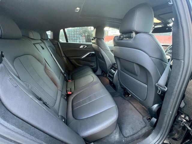 Ｘ６ ｘＤｒｉｖｅ　３５ｄ　Ｍスポーツ　スカイラウンジパノラマガラスルーフ／黒革シート／純正ＯＰ２２インチＡＷ／純正ナビ／全方位カメラ／ヘッドアップディスプレイ／シートヒーター／コンフォートアクセス／パワーバックドア（24枚目）