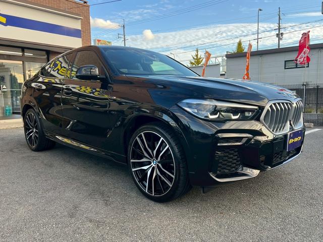 Ｘ６ ｘＤｒｉｖｅ　３５ｄ　Ｍスポーツ　スカイラウンジパノラマガラスルーフ／黒革シート／純正ＯＰ２２インチＡＷ／純正ナビ／全方位カメラ／ヘッドアップディスプレイ／シートヒーター／コンフォートアクセス／パワーバックドア（28枚目）