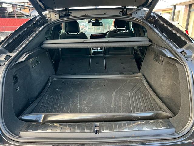 Ｘ６ ｘＤｒｉｖｅ　３５ｄ　Ｍスポーツ　スカイラウンジパノラマガラスルーフ／黒革シート／純正ＯＰ２２インチＡＷ／純正ナビ／全方位カメラ／ヘッドアップディスプレイ／シートヒーター／コンフォートアクセス／パワーバックドア（33枚目）