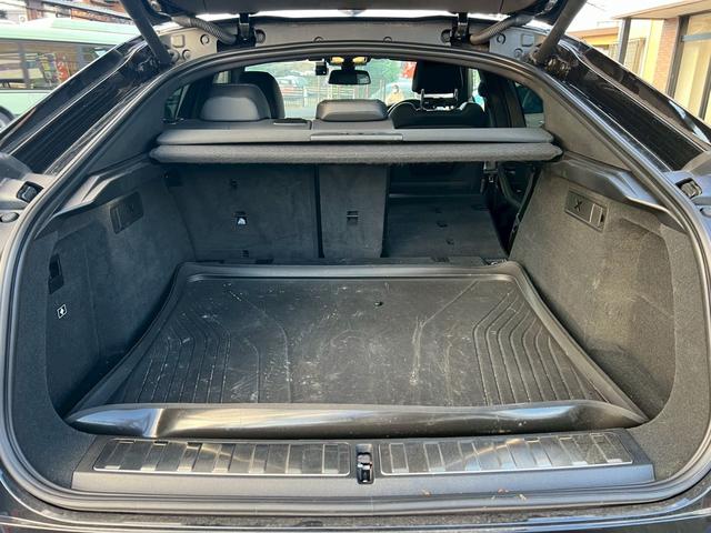 Ｘ６ ｘＤｒｉｖｅ　３５ｄ　Ｍスポーツ　スカイラウンジパノラマガラスルーフ／黒革シート／純正ＯＰ２２インチＡＷ／純正ナビ／全方位カメラ／ヘッドアップディスプレイ／シートヒーター／コンフォートアクセス／パワーバックドア（34枚目）
