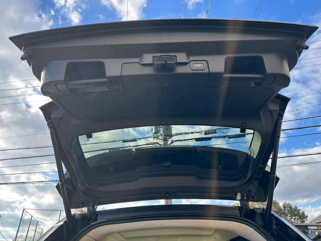 レンジローバーイヴォーク ピュア　４ＷＤ　パノラマガラスルーフ　レザーシート　パワーシート　パワーバックドア　オートクルーズ　純正ナビ（30枚目）