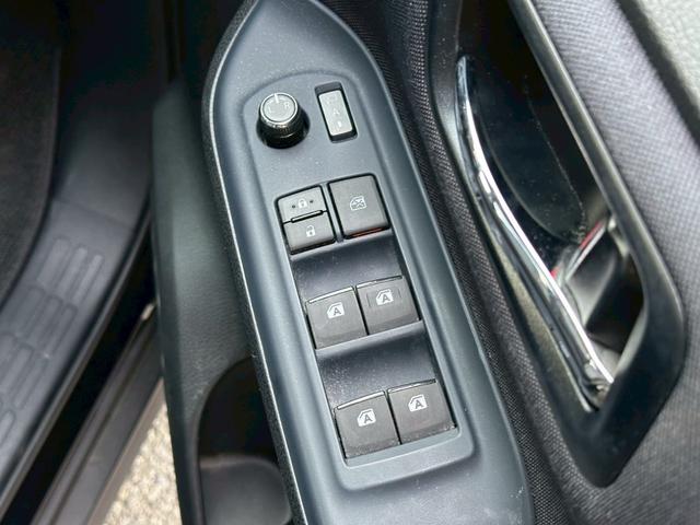 ヴォクシー ZS 煌 ワンオーナー/社外ナビ・TV/バックモニター/禁煙車/両側パワースライドドア/純正ビルトインETC/スマートキー/プッシュスタート/純正16インチアルミホイール/LEDヘッドランプ(16枚目)