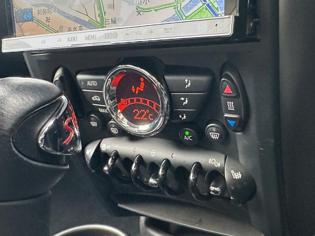 ＭＩＮＩ クーパーＳ　クロスオーバー　社外ナビ　シートヒーター　ワンセグＴＶ　バックカメラ（6枚目）
