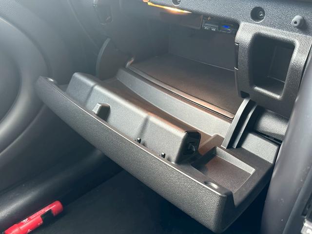 ＭＩＮＩ クーパーＳ　クロスオーバー　社外ナビ　シートヒーター　ワンセグＴＶ　バックカメラ（12枚目）
