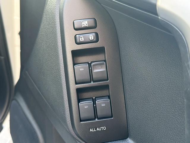 ランドクルーザープラド ＴＸ　ワンオーナー　ムーンルーフ　純正ナビ　　ブラックルーフレール　クリアランスソナー　バックカメラ　ＥＴＣ（11枚目）