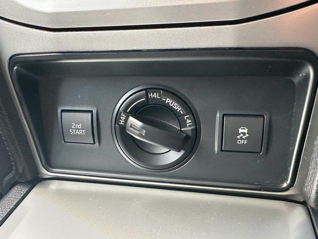 ランドクルーザープラド ＴＸ　ワンオーナー　ムーンルーフ　純正ナビ　　ブラックルーフレール　クリアランスソナー　バックカメラ　ＥＴＣ（12枚目）