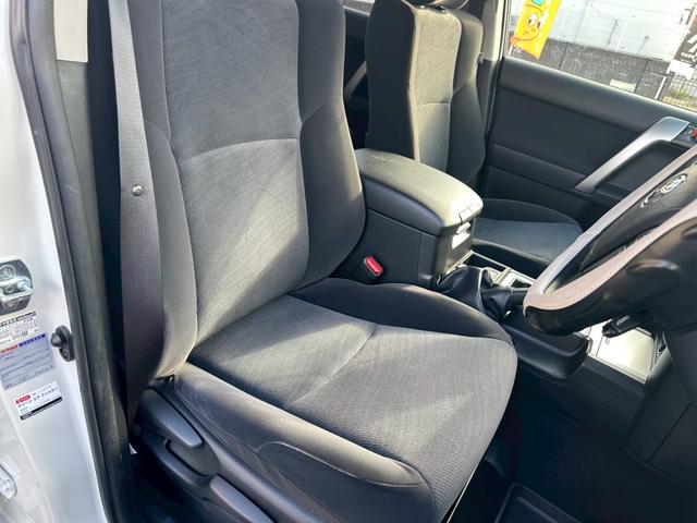 ランドクルーザープラド ＴＸ　ワンオーナー　ムーンルーフ　純正ナビ　　ブラックルーフレール　クリアランスソナー　バックカメラ　ＥＴＣ（26枚目）