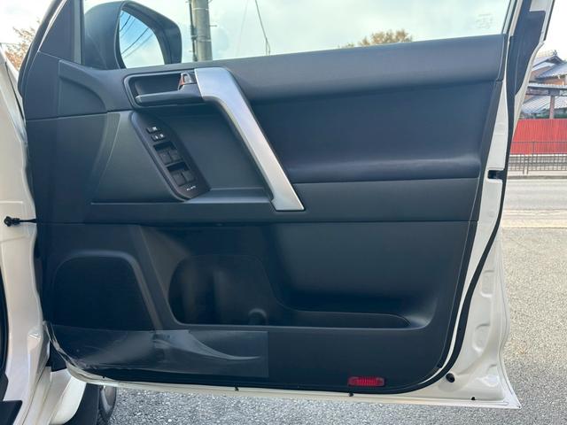 ランドクルーザープラド ＴＸ　ワンオーナー　ムーンルーフ　純正ナビ　　ブラックルーフレール　クリアランスソナー　バックカメラ　ＥＴＣ（43枚目）