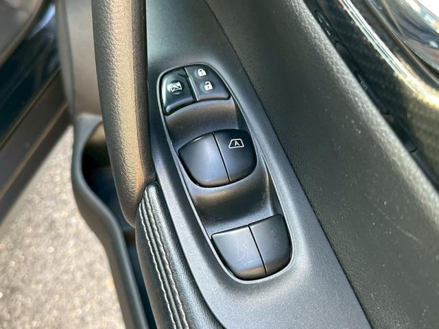 エクストレイル ２０Ｘｉ　ワンオーナー　プロパイロット　全方位カメラ　ブラインドスポットモニター　パーキングアシスト　純正ナビ　フルセグＴＶ（12枚目）